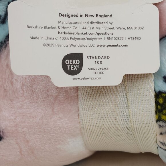 Peanuts Snoopy Full/Queen Plush Blanket By Berkshire 90" X 90" Snow Globe Pink - Picture 6 of 7